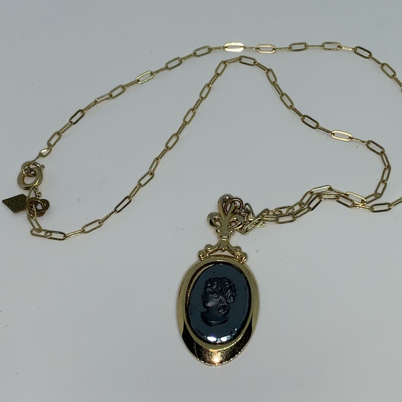 Sarah Coventry Vintage Cameo Necklace - Picture 3 of 6